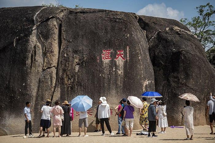 “天涯海角”奇石林立 